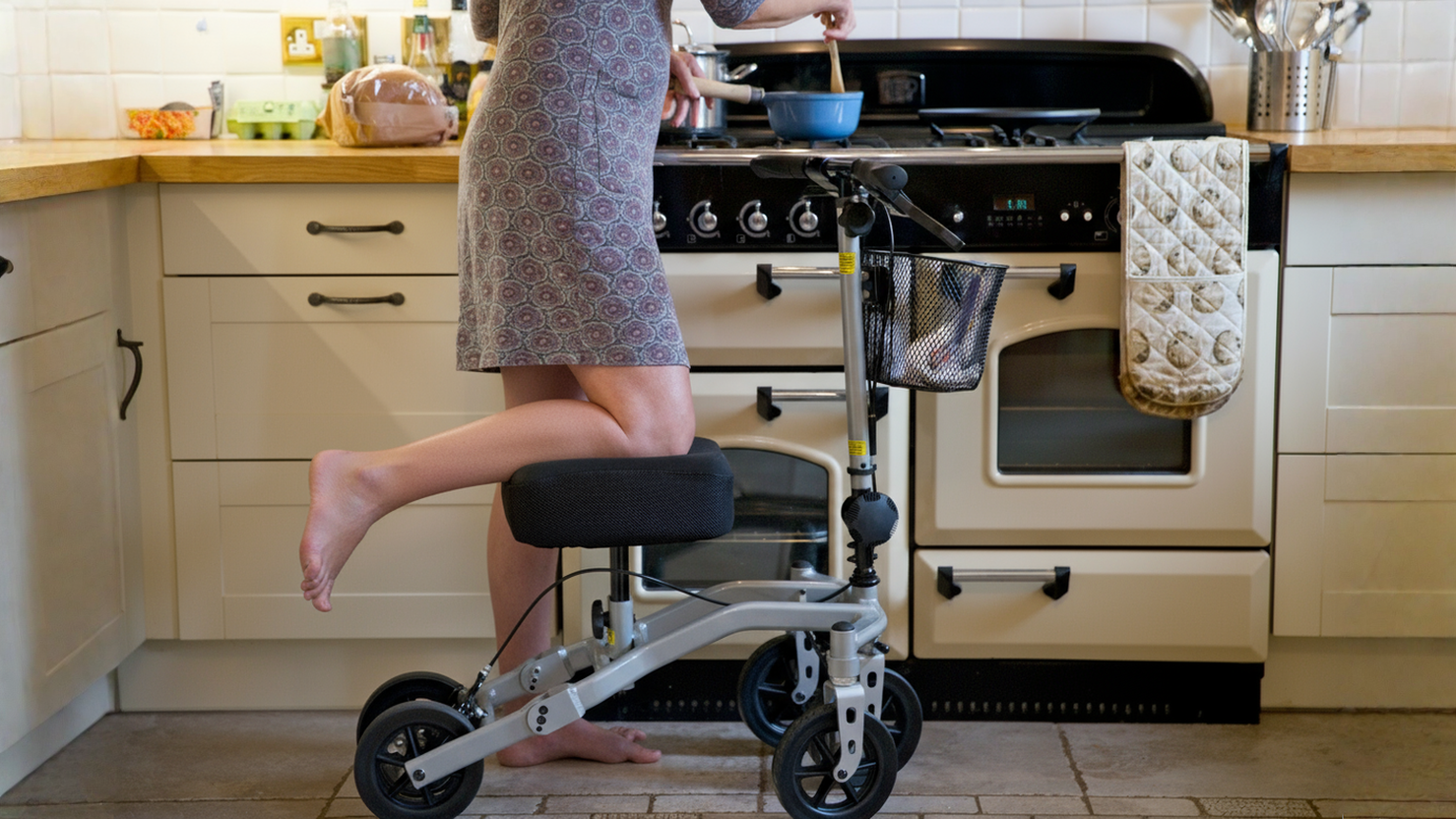 The Ultimate Knee Scooter Buyer’s Guide: Best Models, Features, and Fit